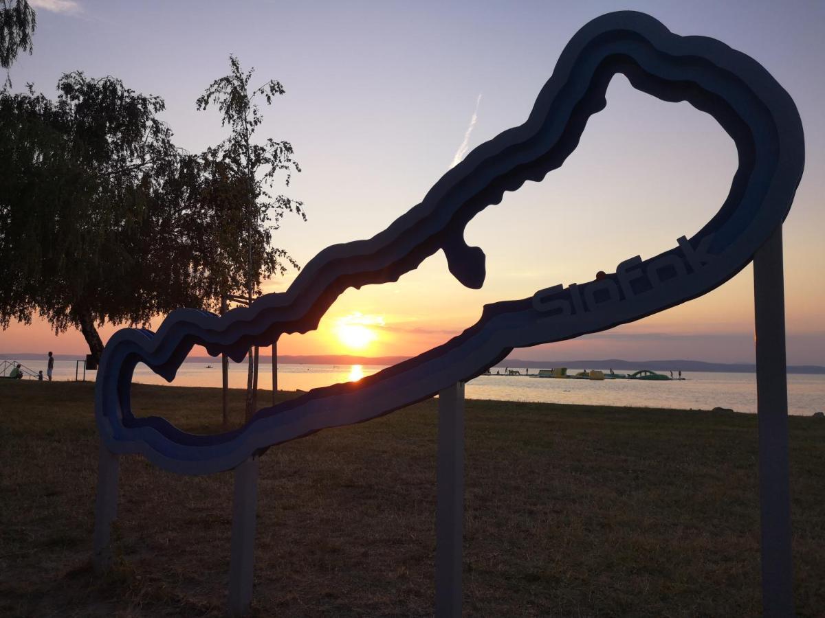 Eda Beach Apartman Siófok Esterno foto
