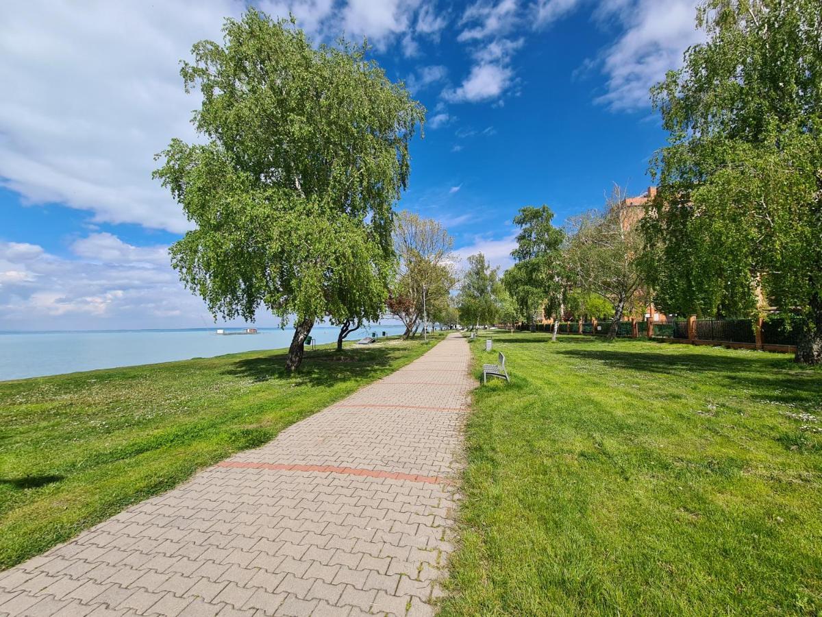Eda Beach Apartman Siófok Esterno foto
